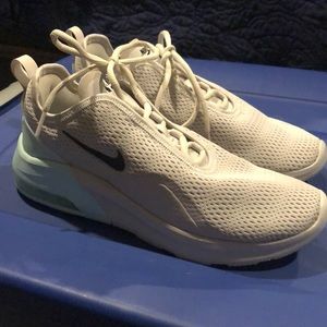 Nike Air Max Motion 2